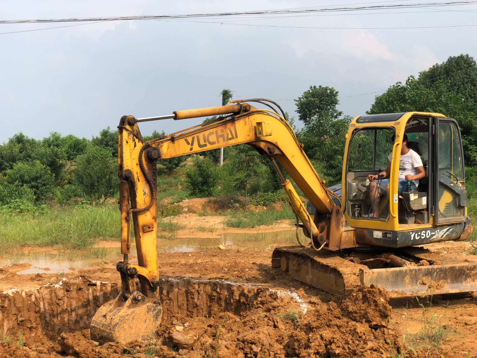 兰考县挖掘机培训机构电话